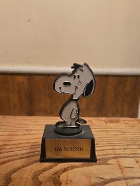 Vintage Snoopy Trophy 'I'm Sorry' Figurine